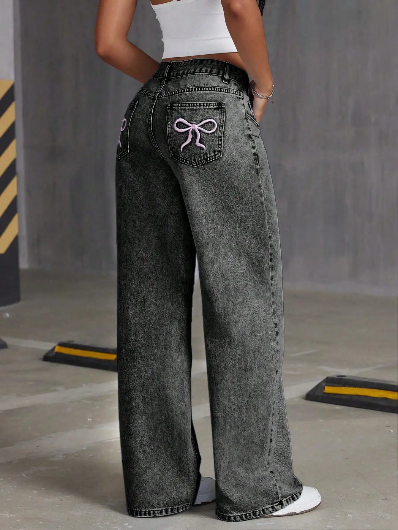 Aura Women’s Vintage Mid-Waist Denim Pants